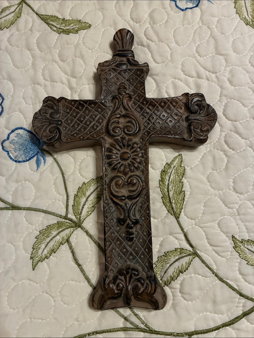 Vintage Inspired Hard Plastic/Resin Decorative Wall Cross -Elements